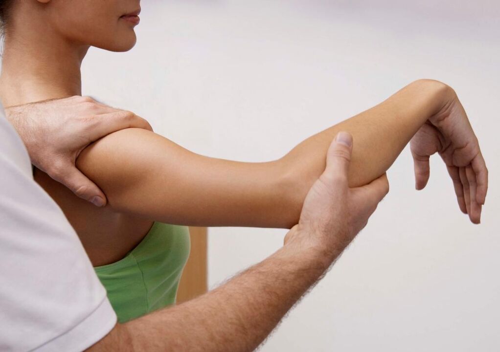 To accurately diagnose osteoarthritis of the shoulder joint, the doctor will perform a series of necessary tests. 